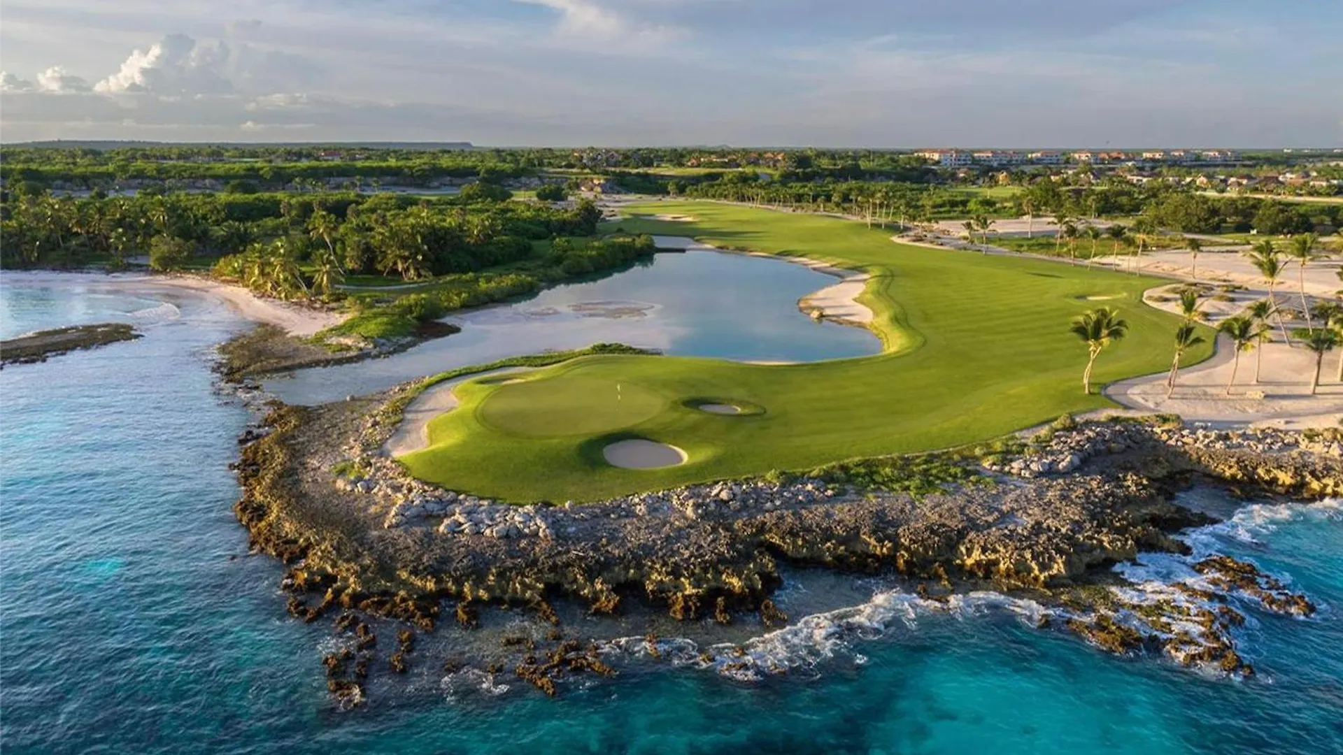 Stunning Beachfront Pent-House At Cap Cana, Punta Cana Dominikana