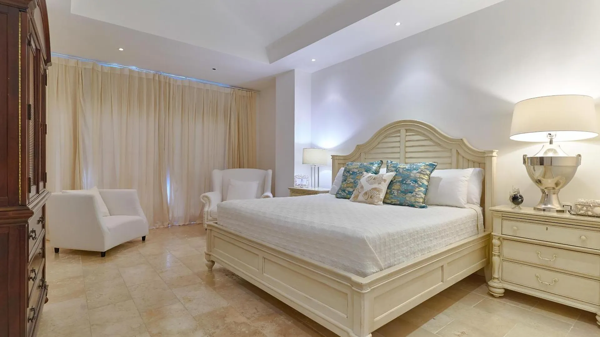 Stunning Beachfront Pent-House At Cap Cana, Пунта-Кана 0*,