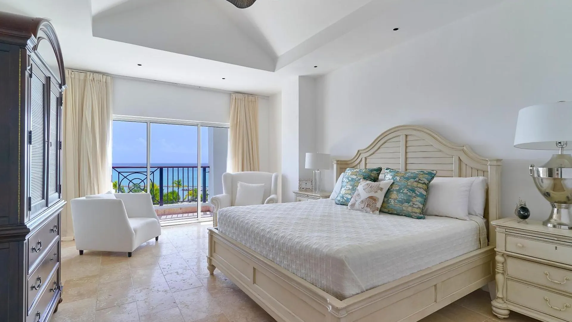 Stunning Beachfront Pent-House At Cap Cana, Пунта-Кана Доминиканская Республика